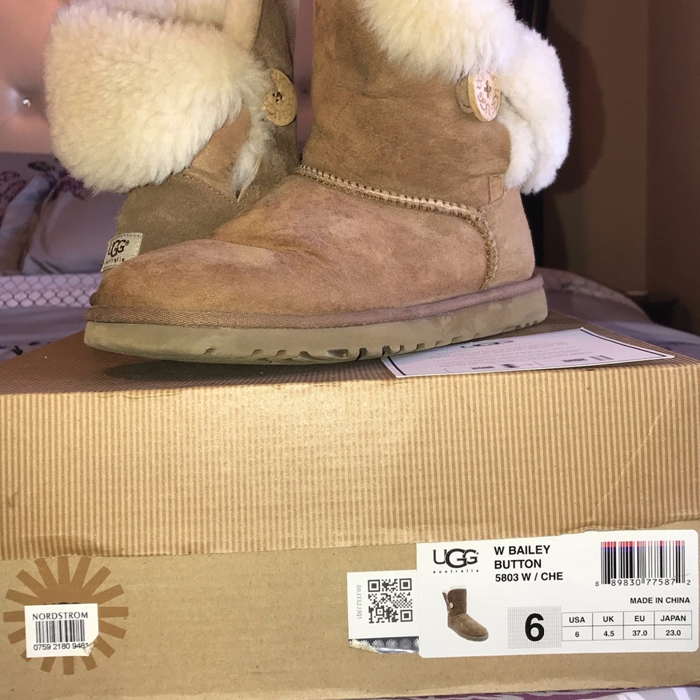 Ugg Bailey Button - image 1